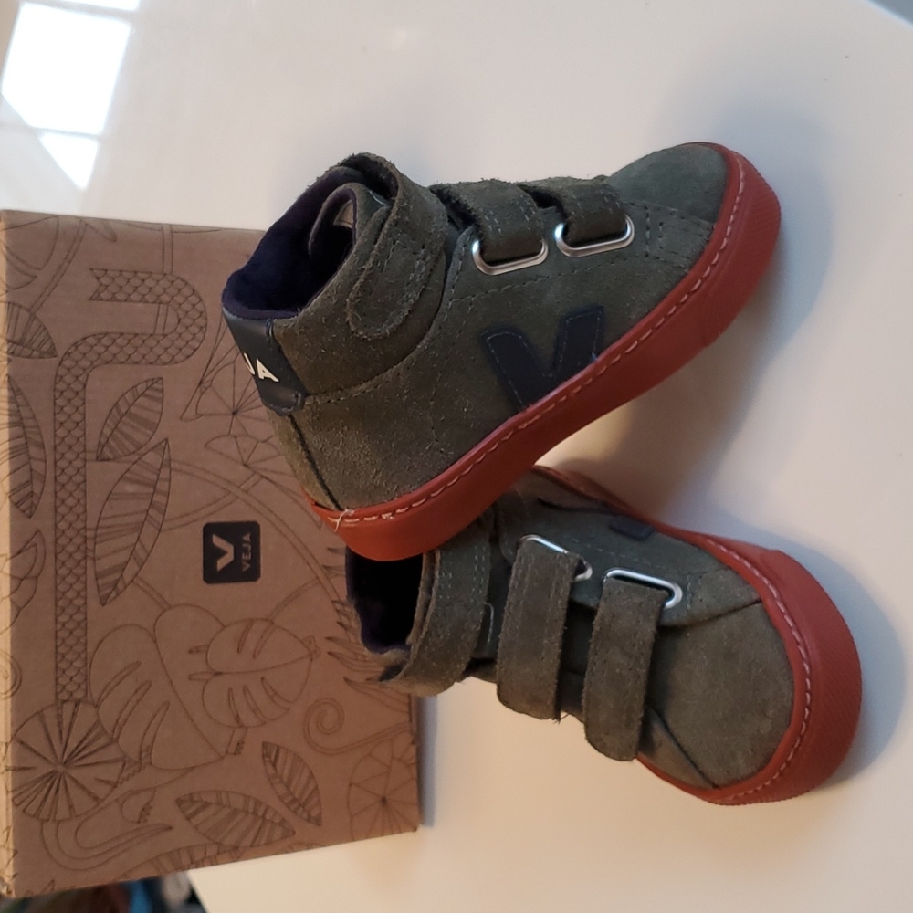 VEJA Esplar velcro suede mid- sneaker Olive color
